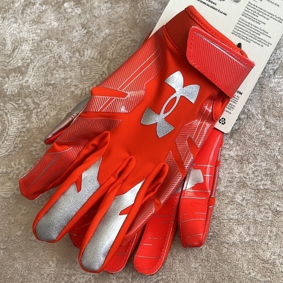 Brand New Under Armour F8 Glue Grip Football Gloves for Skill Players Orange - Picture 4 of 15